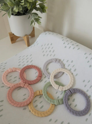 Itzy Ritzy Pastel Ring Set