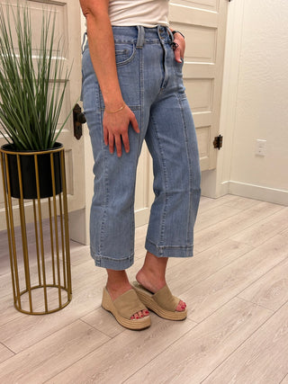 Mica Super High Rise Wide Leg Crop Jeans - Front Seam Detail