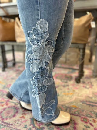 Tribal Sophia Curvy Embroidered Bootcut/Flare Jean