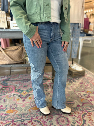 Tribal Sophia Curvy Embroidered Bootcut/Flare Jean