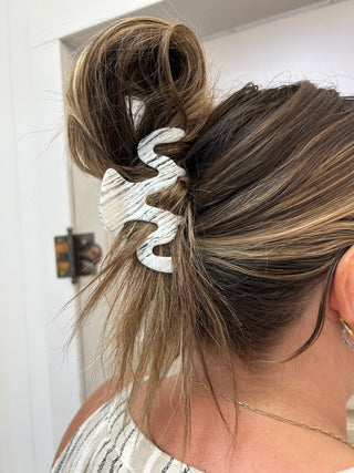 Clear/White ZigZag Hair Claw